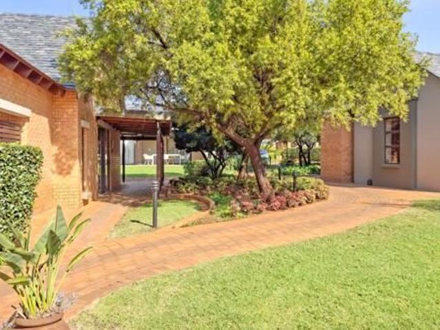 Bachelor apartment in Retire at Midstream