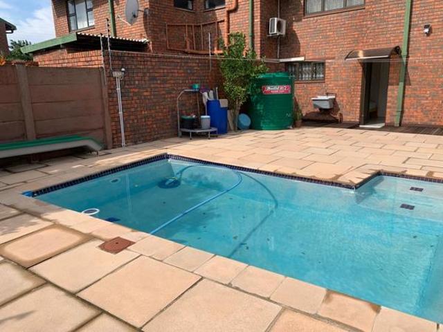 Bachelor apartment in Richards Bay Central