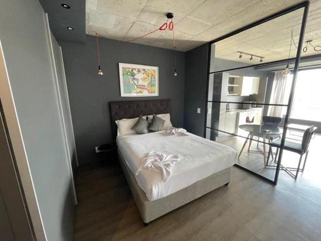 Bachelor apartment in Woodstock