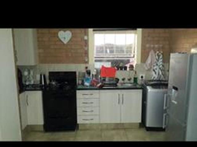 Bachelor apartment in Witfield