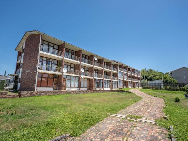 Bachelor apartment to rent in Grahamstown Central Makhanda Central