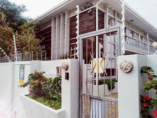 Bachelor Apartment to rent in Oranjezicht, Cape Town