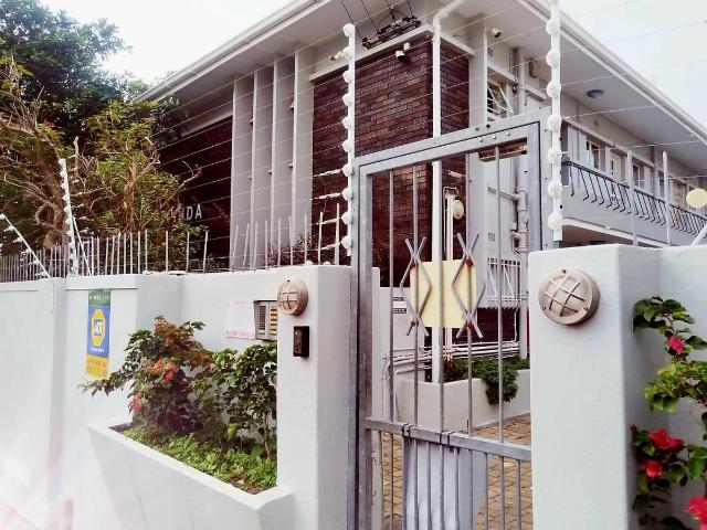 Bachelor Apartment to rent in Oranjezicht, Cape Town