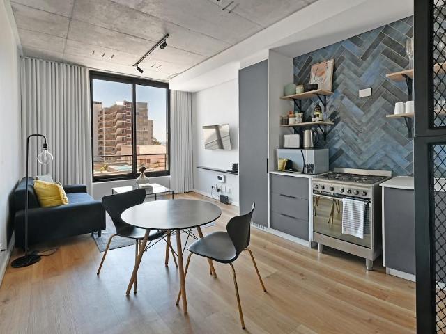 Bachelor Apartment to rent in Sea Point, Cape Town