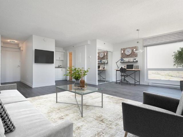 Bachelor Available At 5740 Cavendish Boulevard, Côte Saint Luc 5740 Cavendish Boulevard, Côte Saint Luc