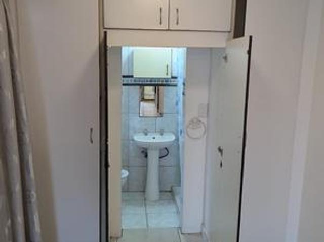 bachelor flatlet for rent in laudium