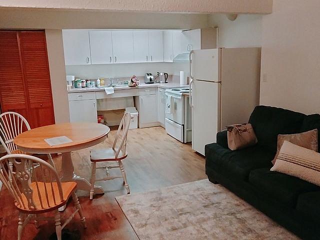 Bachelor Suite