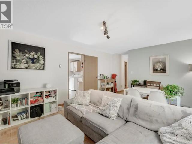 Back unit 8607 SELKIRK STREET