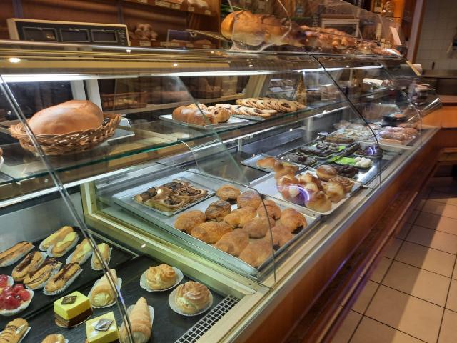 Bäckerei – Teesalon mit Labor und Terrasse, zum Verkauf in Monthey