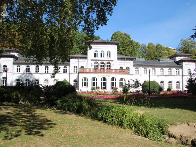 BAD SODEN NAHE KURPARK: FREISTEHENDES EINFMILIENHAUS MIT 180 QM WOHNFLÄCHE AUF 500 QM TRAUMGRD