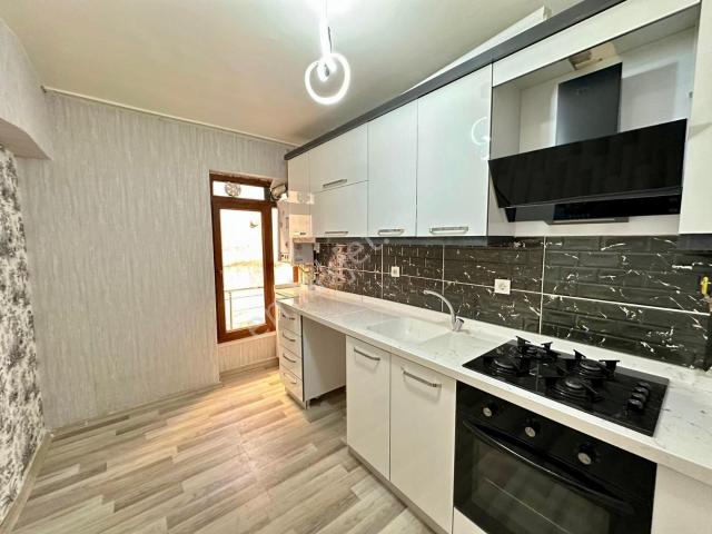 Bademlik Yolu Cad Yakını Asansörlü Lüx Yapıda Ara Katta 2+1