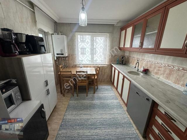 Bademlik Cadde Üzeri 3+1 Kat'ta Ön Cephe Asansör'lü Çift Balkon!