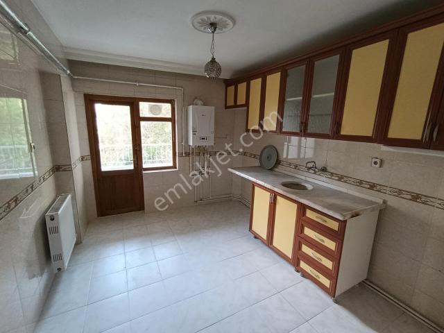 Bademlikte Çok Merkezi Konumda Kiralık 3+1 Realty Gate