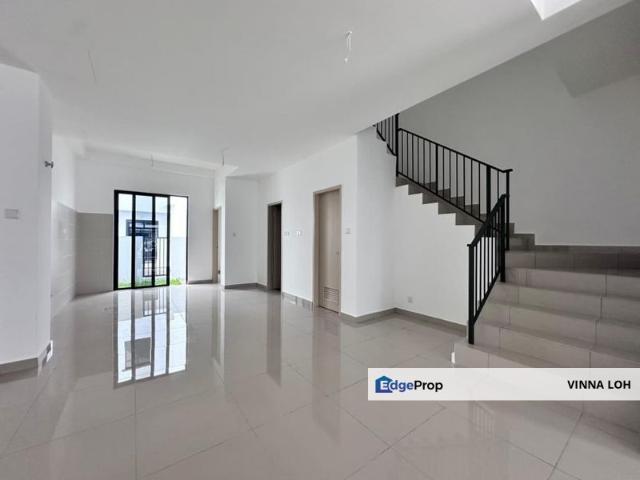 Bae@Dato Onn Double Storey Terrace House