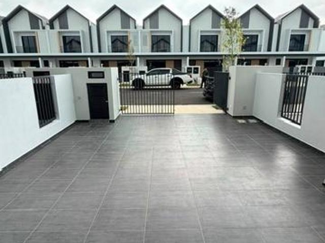 BAE Laman Permata Dato Onn 2sty 2070 GG Brand New Unit Freehold JB