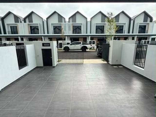Bae Laman Permata Dato Onn Seri Austin For Sale