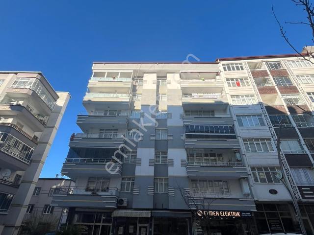 Bafra Vip Gayrimenkul'den Gençlik Cad. Satılık Arakat 2+1 Daire