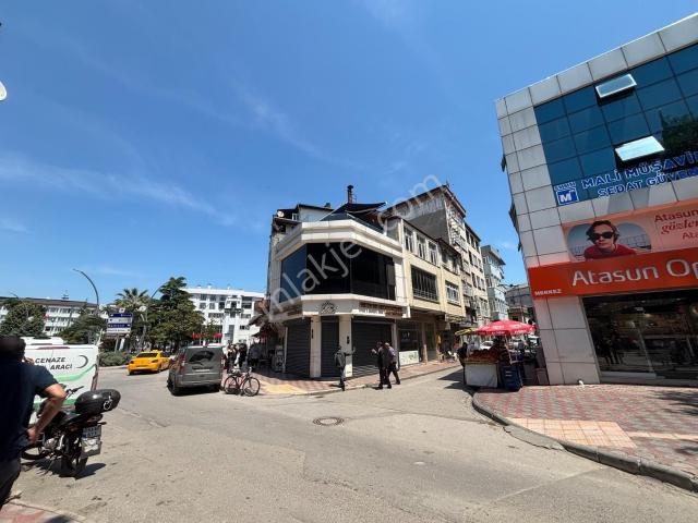 Bafra Merkez Meydan Ticaretin Kalbi/ Komple Kiralık 3 Katlı Bina