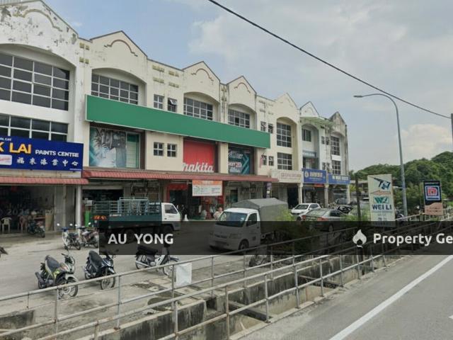 Bagan Lalang Shoplot FOR RENT Facing Main Road | Near TCH Badminton | Ground Floor