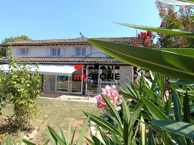 Bâgé le Châtel, ancienne ferme rénovée, 124 M² sur 683 m²