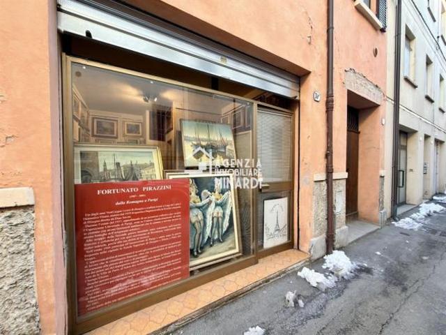 BAGNACAVALLO – CENTRO STORICO | IMMOBILE SEMINDIPENDENTE CON CORTE PRIVATA