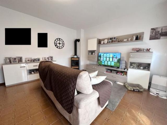 BAGNO DI GAVORRANO IN ZONA CENTRALE AMPIO APPARTAMENTO CON GARAGE E CANTINA