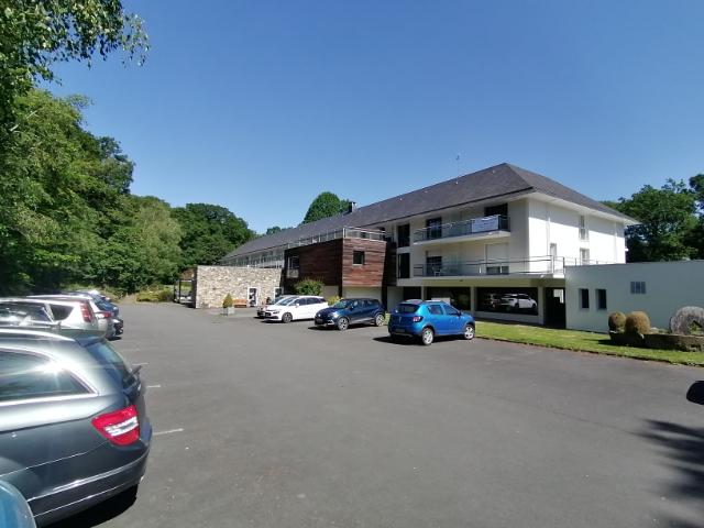 BAGNOLES DE L'ORNE 61140, DANS UNE RESIDENCE SENIORS, Station thermale, appartement 1 pièce, 30 m2 environ, PRIX 75 000 honoraires 7,14% inclus à la charge de l'acquéreur soit 70 000 hors honoraires