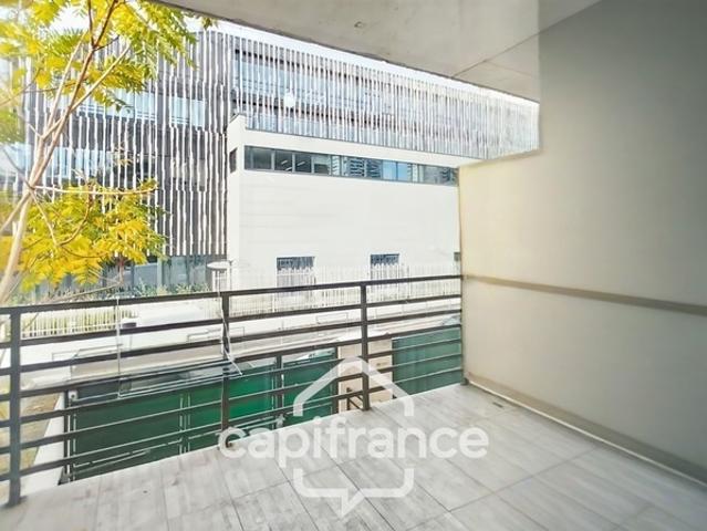 Bagnolet A vendre studio 18,14 m2 avec terrasse 7 m2 Lumineux bon état 5mn à pied métro L3 Proche Montreuil