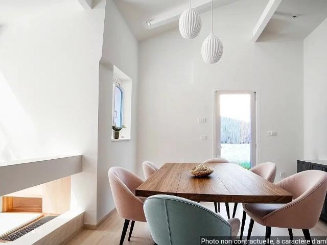 BAGNOLS EN FORET MAISON ATYPIQUE AVEC CACHET SUR TERRAIN AVEC