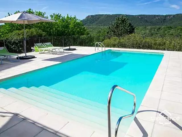 Bagnols en Forêt 83600 Achat / Vente maison 16 pièces t16 piscine terrasse