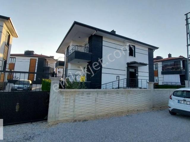 Bahçeşehir Mah. Kiralık 3+1 Sıfır Daire Müstakil Tadında
