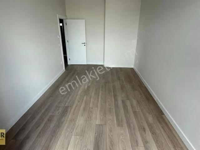 Bahçeşehir Emlak Konut Vadi Evlerinde Kiralık 4+1 Daire