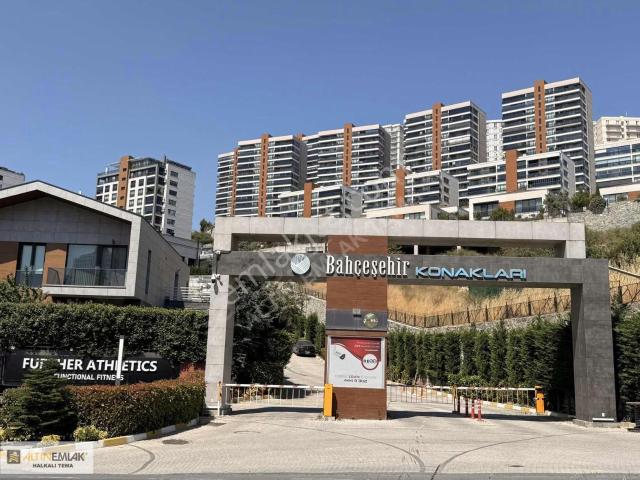 Bahçeşehir Konakları'nda 7+2 Bahçe Dubleksi, 350m², Bahçeli