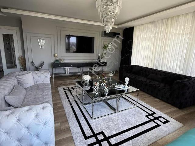 Bahçeşehir Konakları Satılık 4+1 Full Tadilatlı Daire Fırsat !