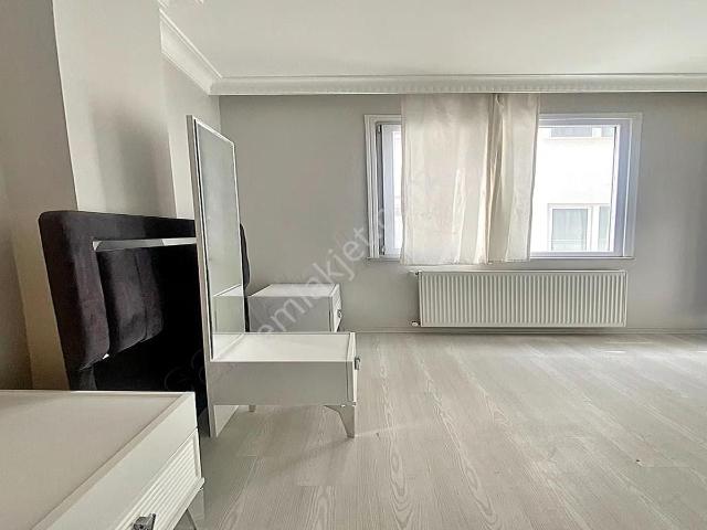 Bahçeşehir Lokasyonlu Geniş Metrekareli 3+1 Ferah Daire