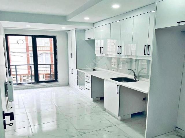 Bahçeşehir Lokasyonlu Tek Daire Üzeri 3+1 Satılık Daire