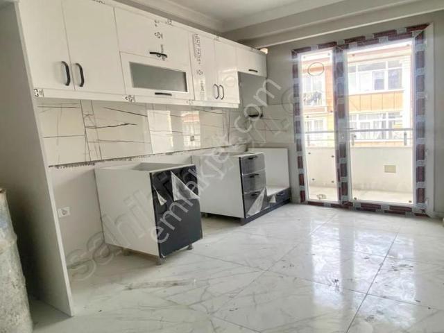 Bahçeşehir Lokasyonunda Geniş Metrekareli 3+1 Sıfır Daire