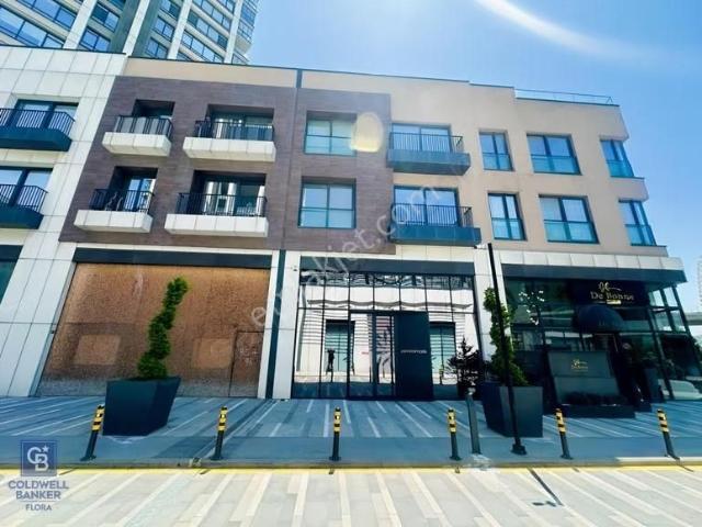 Bahçeşehir Park Avm Sitesi 220 M2 Satılık Dükkan