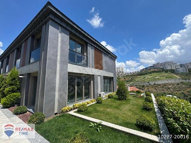 Bahçeşehir Sofa Butikte Vadi Manzaralı 4+1 Dubleks Villa