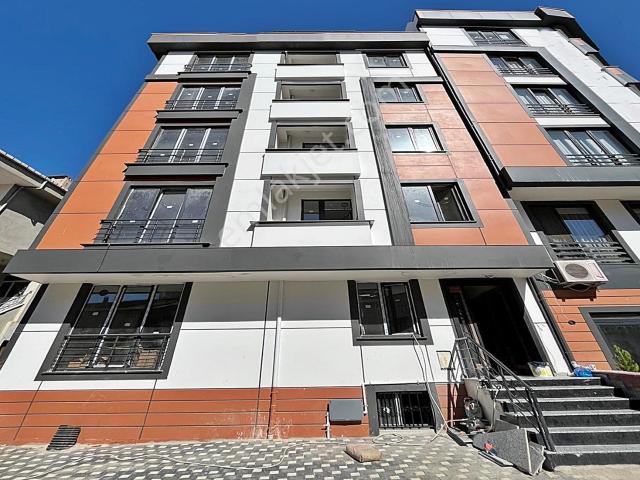 Bahçe Kullanımlı Otoparklı Temiz 2+1 Kiralık Daire