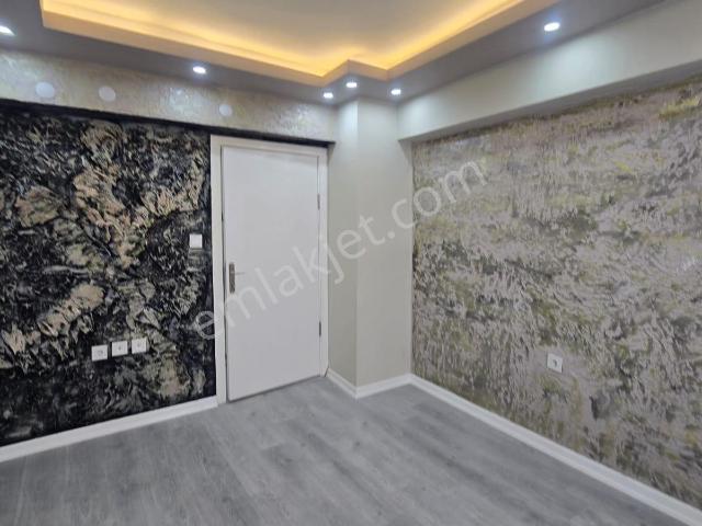 Bahçelerüstü' De 2+1 Yüksek Giriş Ön Cephe 100 M2