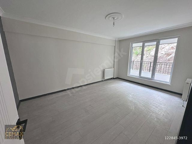 BAHÇELERÜSTÜ MAHALLESİNDE ARA KATTA SIFIR 2+1 KİRALIK DAİRE