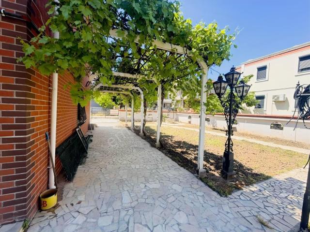 Bahçeli & Ahşap Konseptli 4+1 Lüks Villa | Yeni Foça