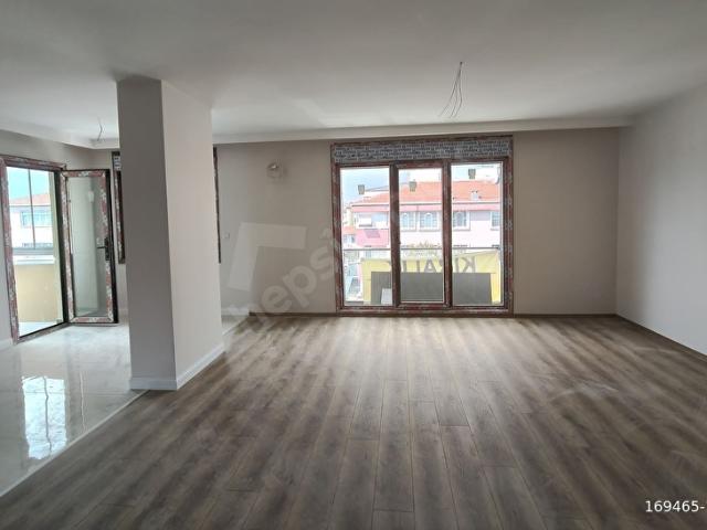 BAHÇELİEVLER MERKEZ'DE 4+2 DUBLEKS OTOPARKLI KİRALIK LÜKS DAİRE