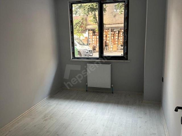 BAHÇELİEVLER CUMHURİYET MH. OYA BAŞAR PARKI YAKINI SIFIR 2+1 70M2 GİRİŞKAT