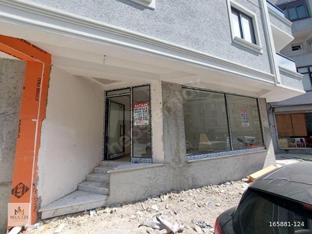 BAHÇELİEVLER CAMLIKAHVEDE SATILIK 19 m2 DÜKKAN