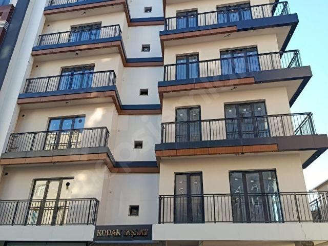 BAHÇELİEVLER DE SATILIK SIFIR 2+1 DAİRE, BELEDİYEYE YAKIN