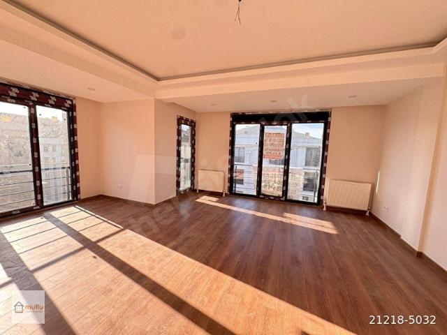 BAHÇELİEVLER TALATPAŞA CADDESİNDE, SIFIR BİNADA, KAPALI OTOPARKLI, 4+2 KİRALIK DUBLEKS DAİRE