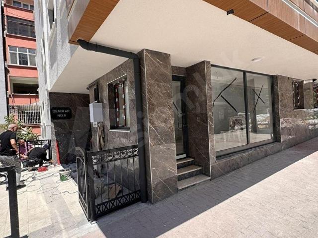BAHÇELİEVLER YAYLA MERKEZDE, SIFIR, DÜZ GİRİŞ, MUTFAK WCLİ, NET 17 M2 KİRALIK DÜKKAN