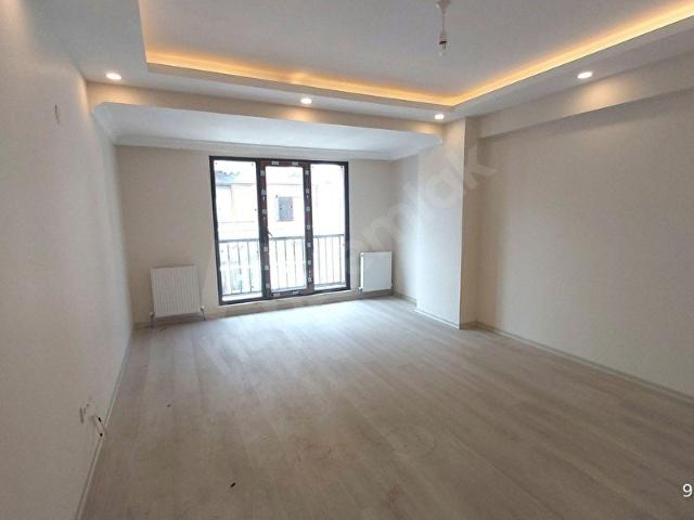 BAHÇELİEVLER YAYLA CAMİ KARŞI SIFIR 2+1 YAN ARKA 68 M2 KİRALIK DAİRE